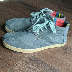 TOMS Chukka boots